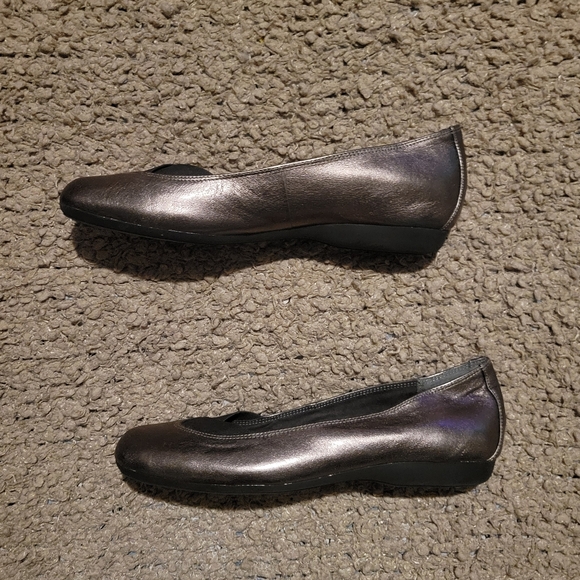 WOMENS MICHELLE D BRONZE BALLET FLAT SHOES SIZE 8.5 - Picture 6 of 13